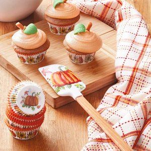 Holiday Spatula with 24-Pc. Cupcake Liners
